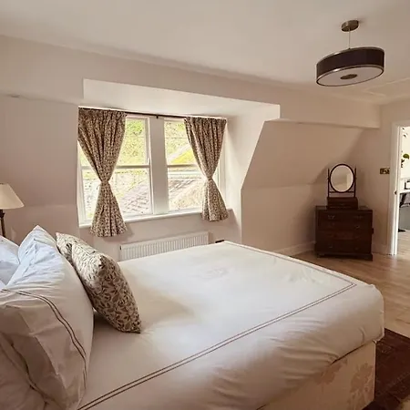 Courtyard Apartment